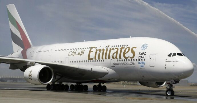 Spazio aereo chiuso in Medio Oriente: oltre 1800 voli cancellati, è il più grande stop dal Covid