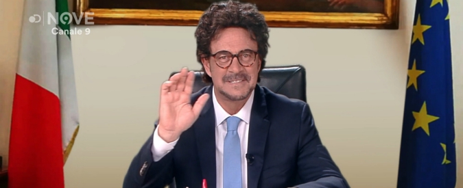 Copertina di Crozza torna sul Nove con un personaggio inedito: “Ciao a tutti, sono Danilo Toninelli. Siamo alla ricerca di nuove mangiatoie”