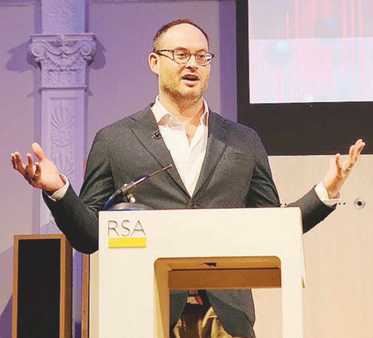 “Liberarsi dal male” - Franklin Foer, ex direttore del “New Republic” poi acquisito da uno dei fondatori di Facebook - “Disintossichiamoci dal mito della tecnologia”