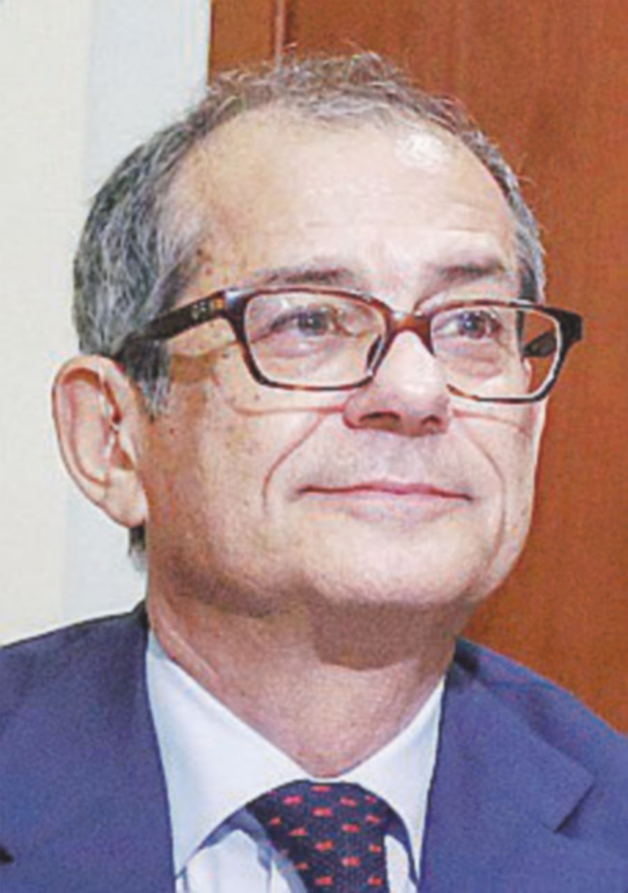 Manovra, reddito di cittadinanza da 8-9 miliardi dal 2019 Manovra, reddito di cittadinanza da 8-9 miliardi dal 2019
