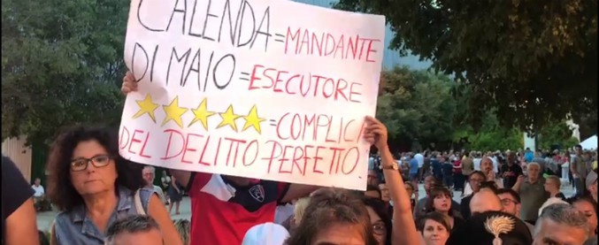 Copertina di Ilva, sit-in ambientalista a Taranto: contestato il M5s. La deputata De Giorgi va via scortata dalla polizia