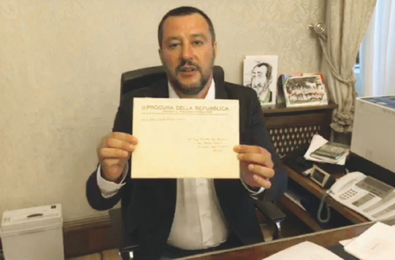 Diciotti, avviso per sequestro Salvini: “Io eletto, i giudici no”
