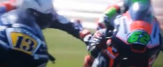 Copertina di Moto2, Fenati choc: afferra il freno di Manzi: per lui due giornate di squalifica. Il manager: “Pura adrenalina” – VIDEO