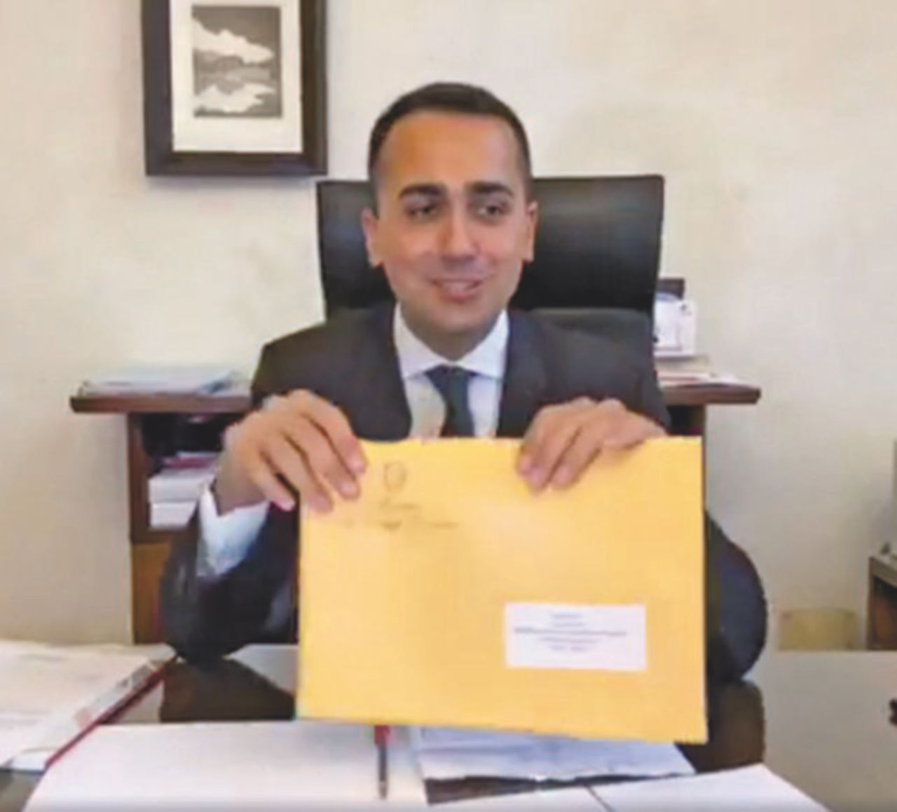 Confronto social - Luigi Di Maio e Matteo Salvini - Matteo si calma: “Nessun golpe”. Di Maio gli fa il verso in video