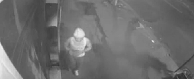 Copertina di Catania, rapinarono e malmenarono un commissario di polizia. Fermato un diciottenne