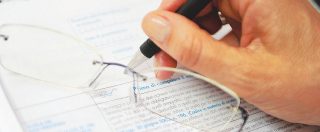 Le banche venderanno anche polizze non richieste: ecco dei consigli per evitare gli squali