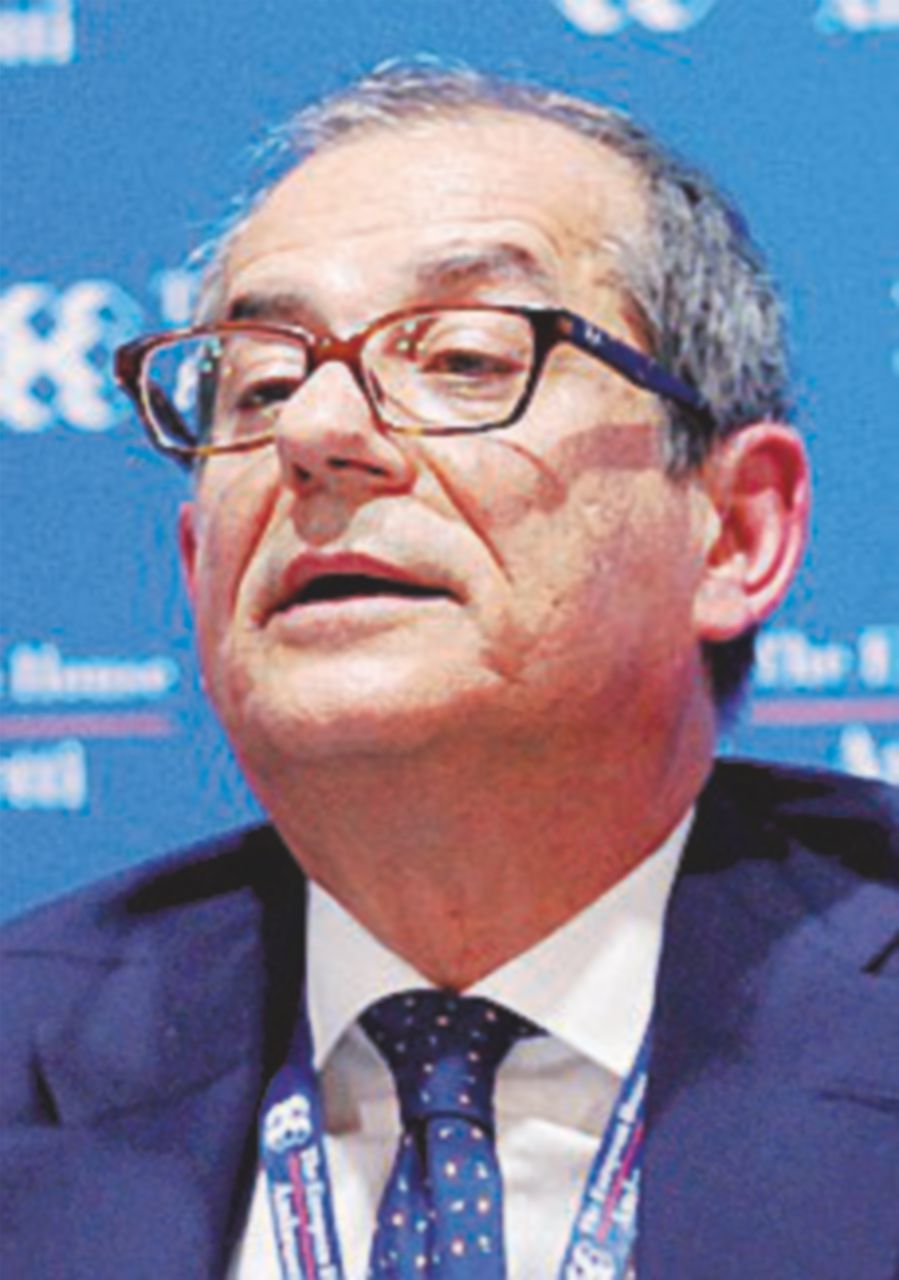 Tria: “Gradualità per le misure, inutile sforare il tetto del 3%”