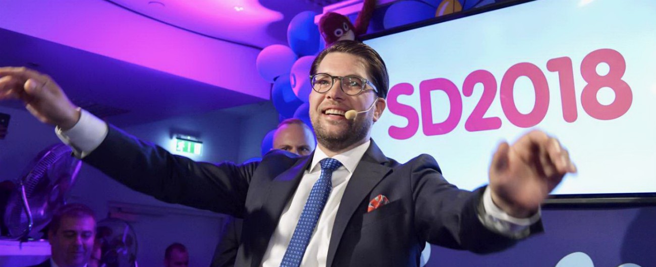 Elezioni Svezia, l’ultradestra xenofoba vola al 17.7%. Socialdemocratici aprono a centrodestra: “Uniti contro partiti nazisti”
