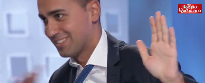 Copertina di Di Maio: “Salvini? Non è un giullare. Giornali sputano veleno, non li leggo”. Gag sulla sua cravatta con Myrta Merlino