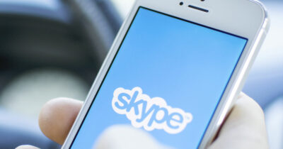 Copertina di Skype per mandare e ricevere SMS dal computer, la novità Microsoft