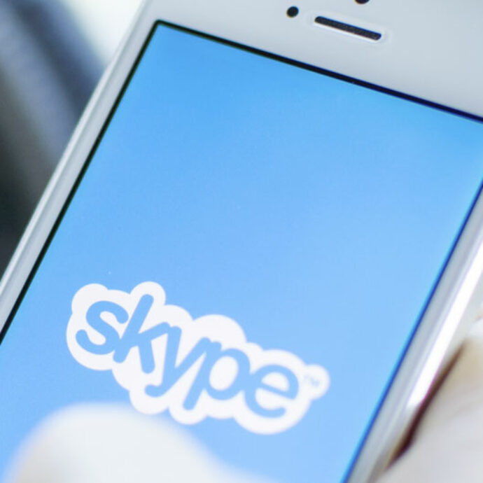 “Ho perso anni di conversazioni importanti”: Skype chiude per sempre, il passaggio a Teams scatena la rabbia degli utenti