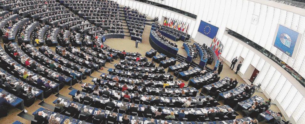 Norme - Domani a Strasburgo si voteranno circa 250 emendamenti - LaPresse Copyright, oggi si vota in Ue Scontro tra Google ed editori