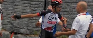 Copertina di Brutta caduta per Fabio Aru alla Vuelta, si alza e si infuria: “Colpa di ‘sta c… di bici!”. Poi riparte sanguinante