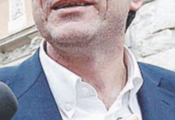 Al tavolo - Il sottosegretario Giorgetti Malagò minaccia i sindaci: “Così salta tutto”