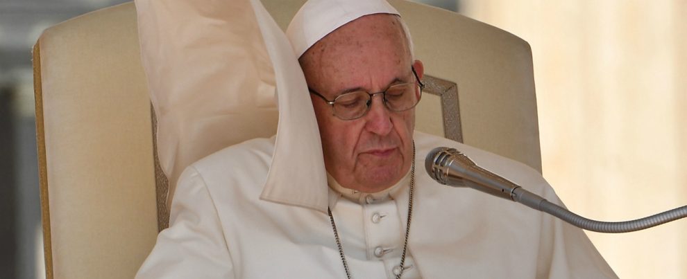 Papa Francesco alla giornata mondiale dei poveri: “Loro grido sovrastato dai ricchi”