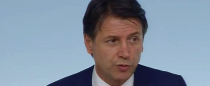 Copertina di Ponte Morandi, Conte: “Approvato il decreto Genova. Non c’è il nome del commissario straordinario”