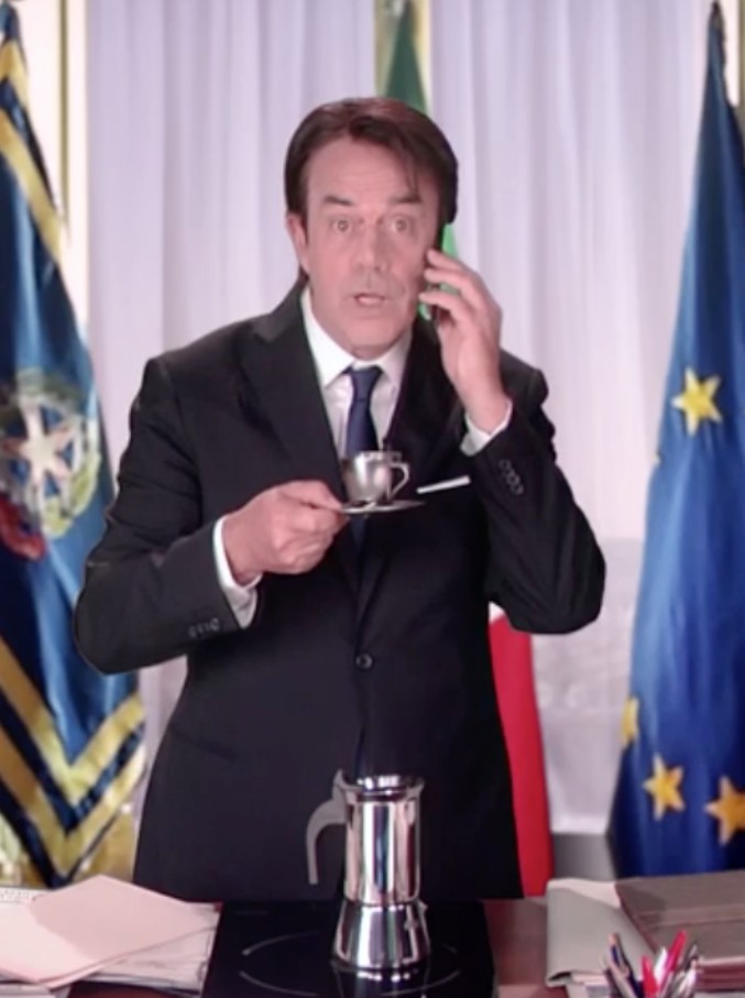 Copertina di Crozza torna live il 28 settembre, intanto il premier Conte fa il bilancio dei 100 giorni: “Pronto Luigi… “