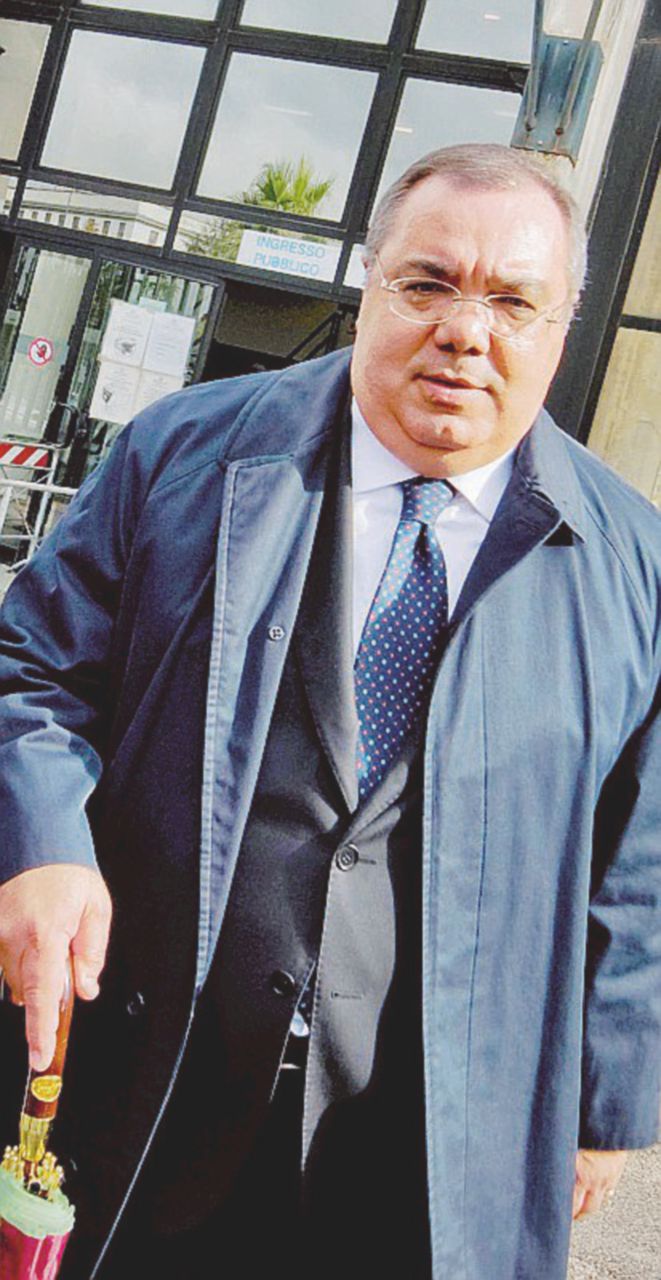 È ufficiale: “Il Caimano corruppe il senatore” È ufficiale: “Il Caimano corruppe il senatore”