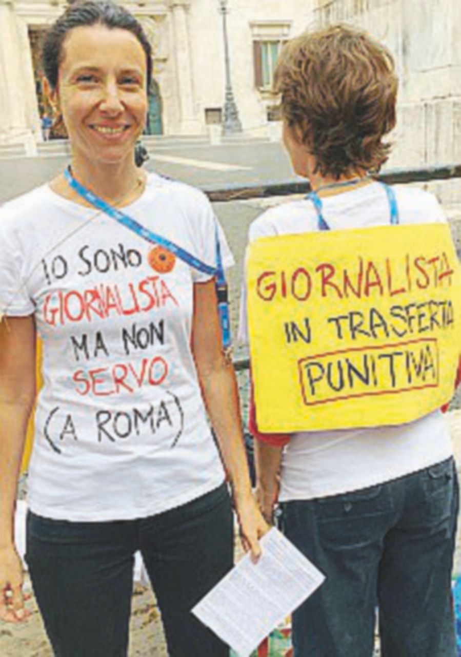 Sky, trasferta punitiva a Milano: due croniste in presidio di protesta Sky, trasferta punitiva a Milano: due croniste in presidio di protesta