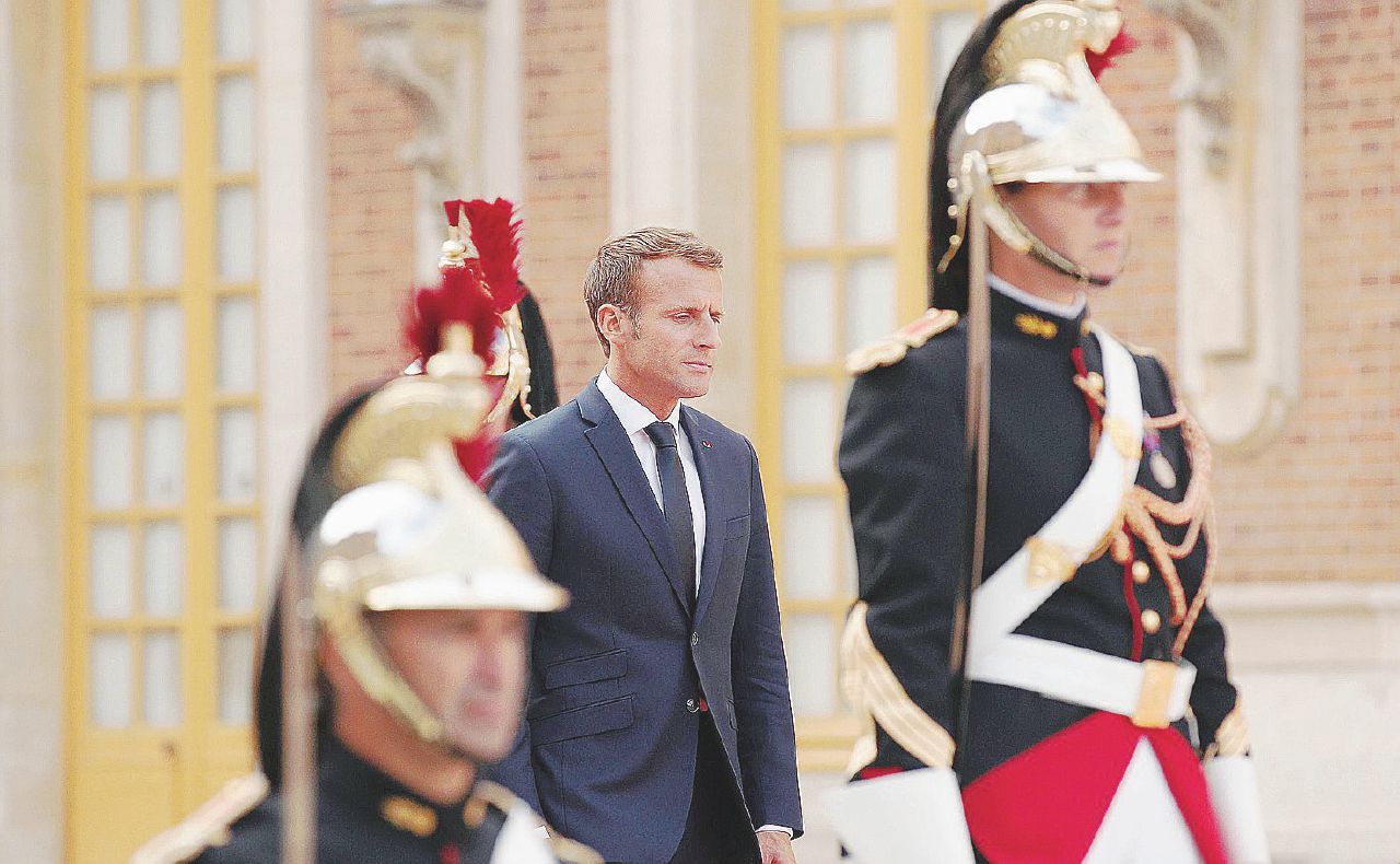 Altro che poveri, Manu resta dalla parte dei più forti