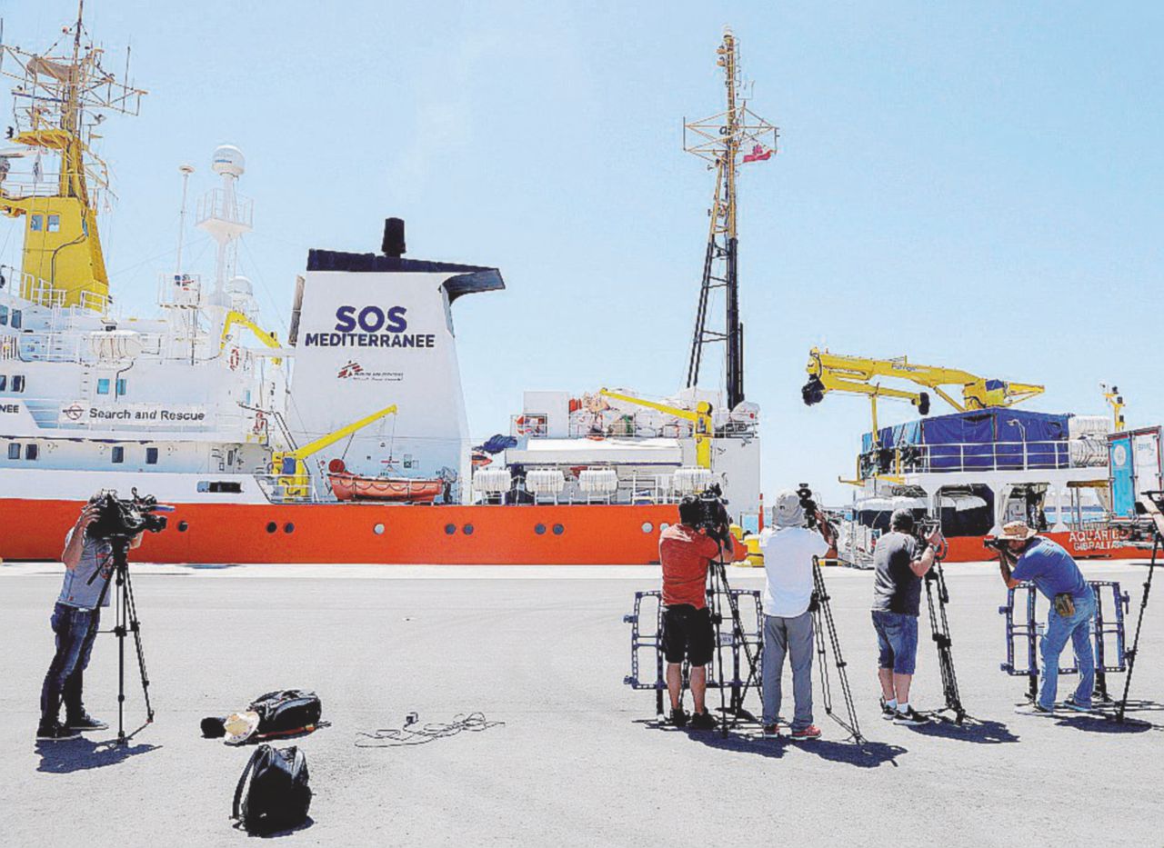 Copertina di Aquarius e l’ordine di chiudere i porti: ora indaga Roma