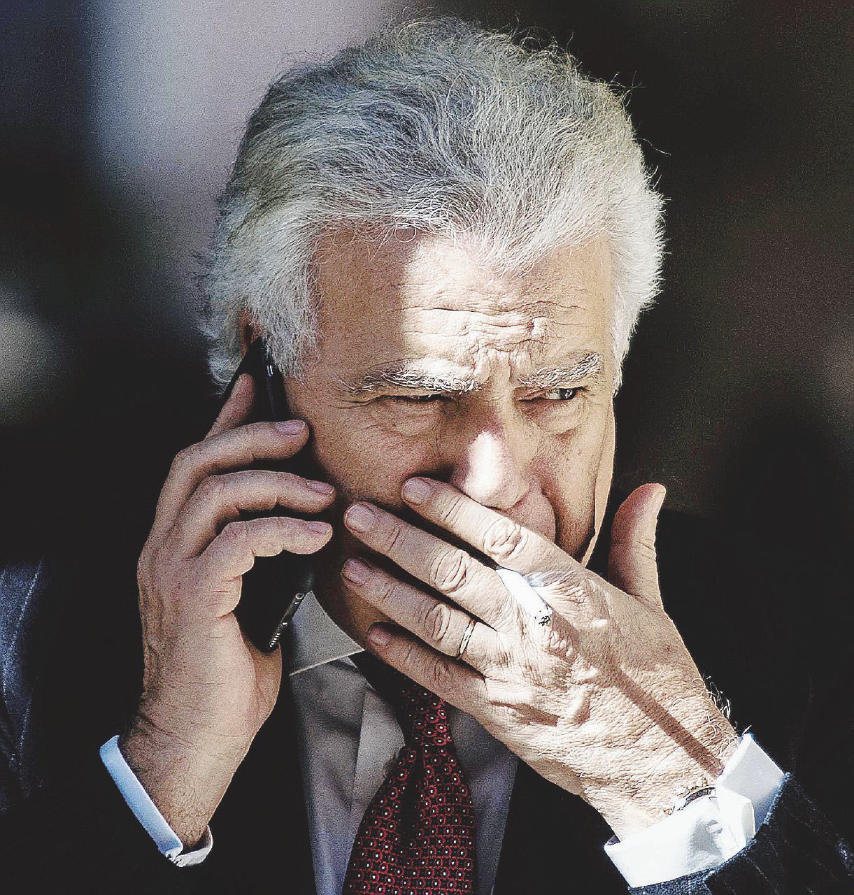 Copertina di Dal manzo agli affari Il “taxi” del potere rimasto a mani vuote