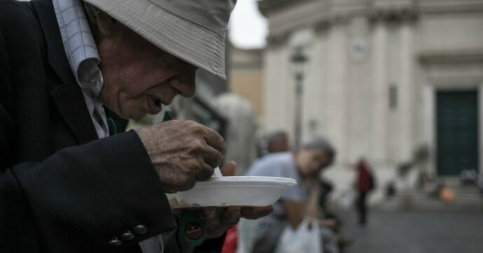 Alleanza contro la povertà: “Il governo taglia 267 milioni. Comuni senza risorse per garantire i servizi sociali”