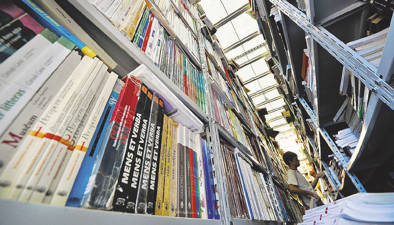 Il business dei libri di scuola tra tetti di spesa e riedizioni Il Fatto Quotidiano