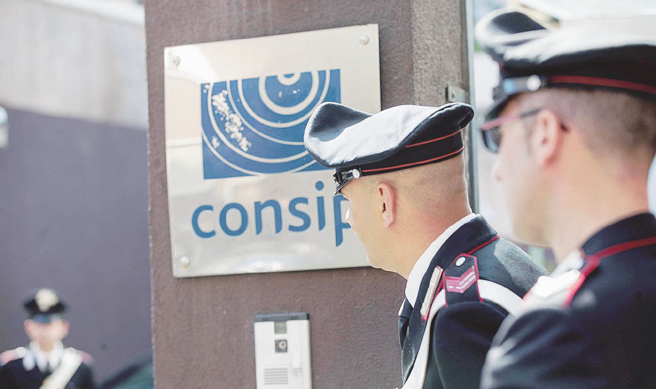 Copertina di Legittimo lo stop a Romeo per il maxi appalto Consip