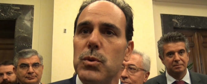 Copertina di Milleproroghe, senatori Pd occupano commissione per protesta: “Governo ci impedisce di fare opposizione”