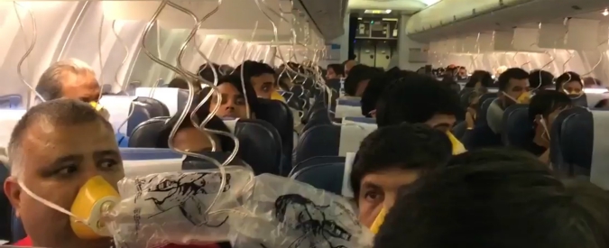 Copertina di Sangue dalle orecchie e dal naso, panico per i passeggeri sul volo Jet Airways. E la colpa è dei piloti