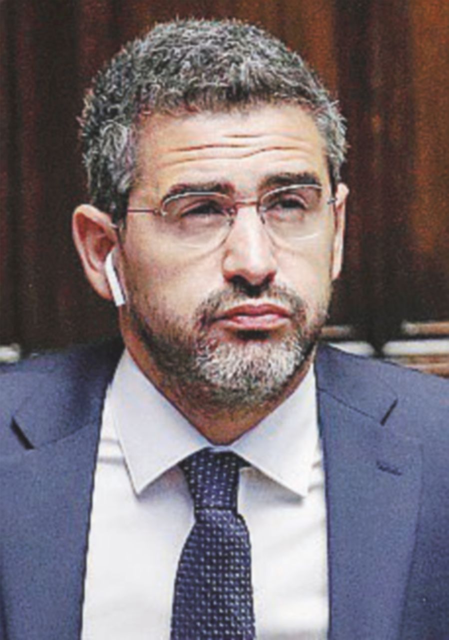 “Via 345 parlamentari e ok al referendum propositivo”