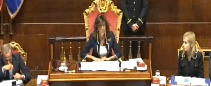 Copertina di Milleproroghe, approvazione in Senato con 151 sì e 93 contrari. Le opposizioni dopo il voto: “Vergogna”