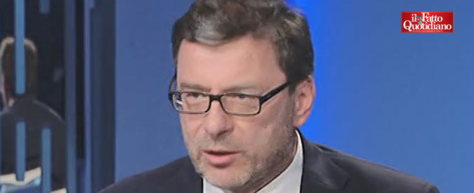 Copertina di Giorgetti: “Reddito di cittadinanza? Sarà in legge di bilancio. Tria lavori tantissimo come noi, nessuno è tranquillo”