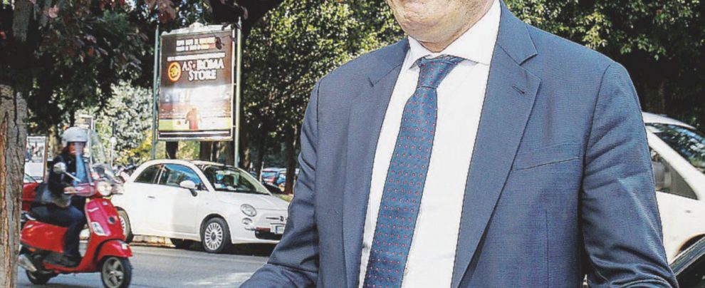 Alla guida - Amos Genish, amministratore delegato di Tim. Oggi ci sarà una riunione con il comitato strategico Vivendi e Elliott, pace provvisoria per far fuori Genish