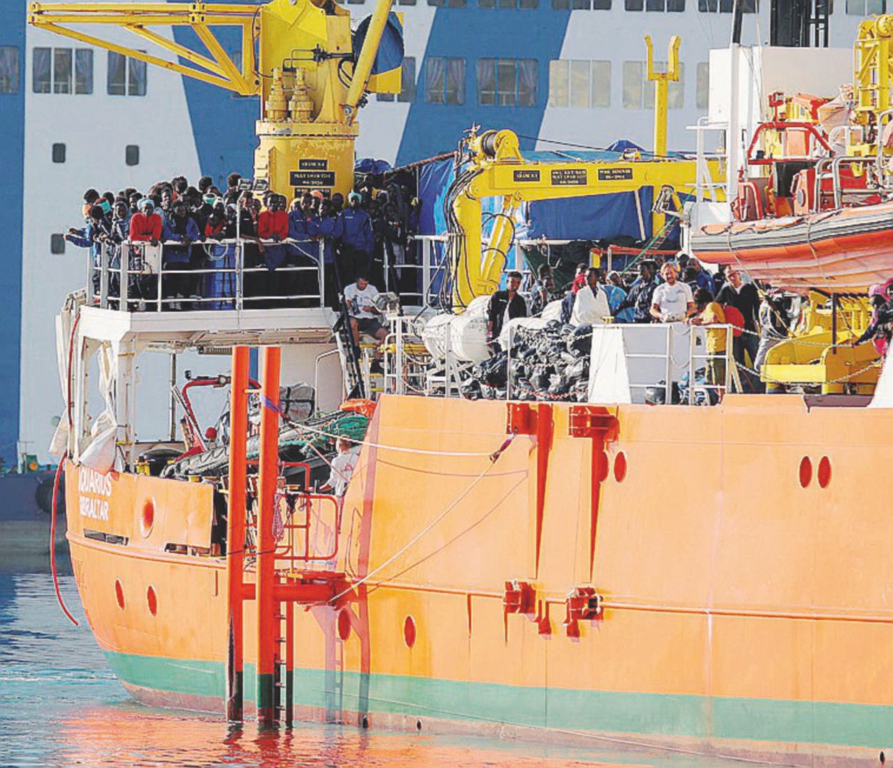 Ribattezzata - La nave Aquarius nel 2017 - Ansa Nuovo Aquarius nuovi naufragi, il caos di sempre