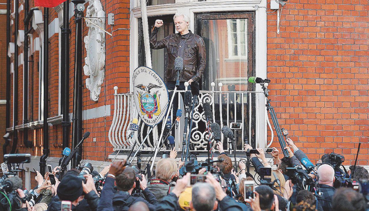 Il Cremlino voleva salvare il “compagno” Assange