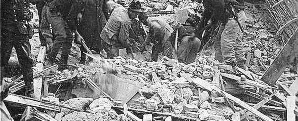 La catastrofe - Il terremoto del 1908 uccise 120 mila persone Messina, stato d’emergenza (per il terremoto del 1908)