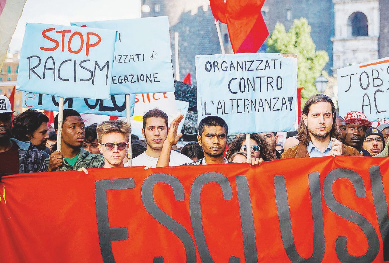 Reddito solo agli italiani? Si rischia l’incostituzionalità