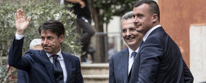 Casalino, audio contro i tecnici Mef. Tria: ‘Al ministero lavorano per il governo’. Ma Di Maio: ‘C’è chi rema contro’