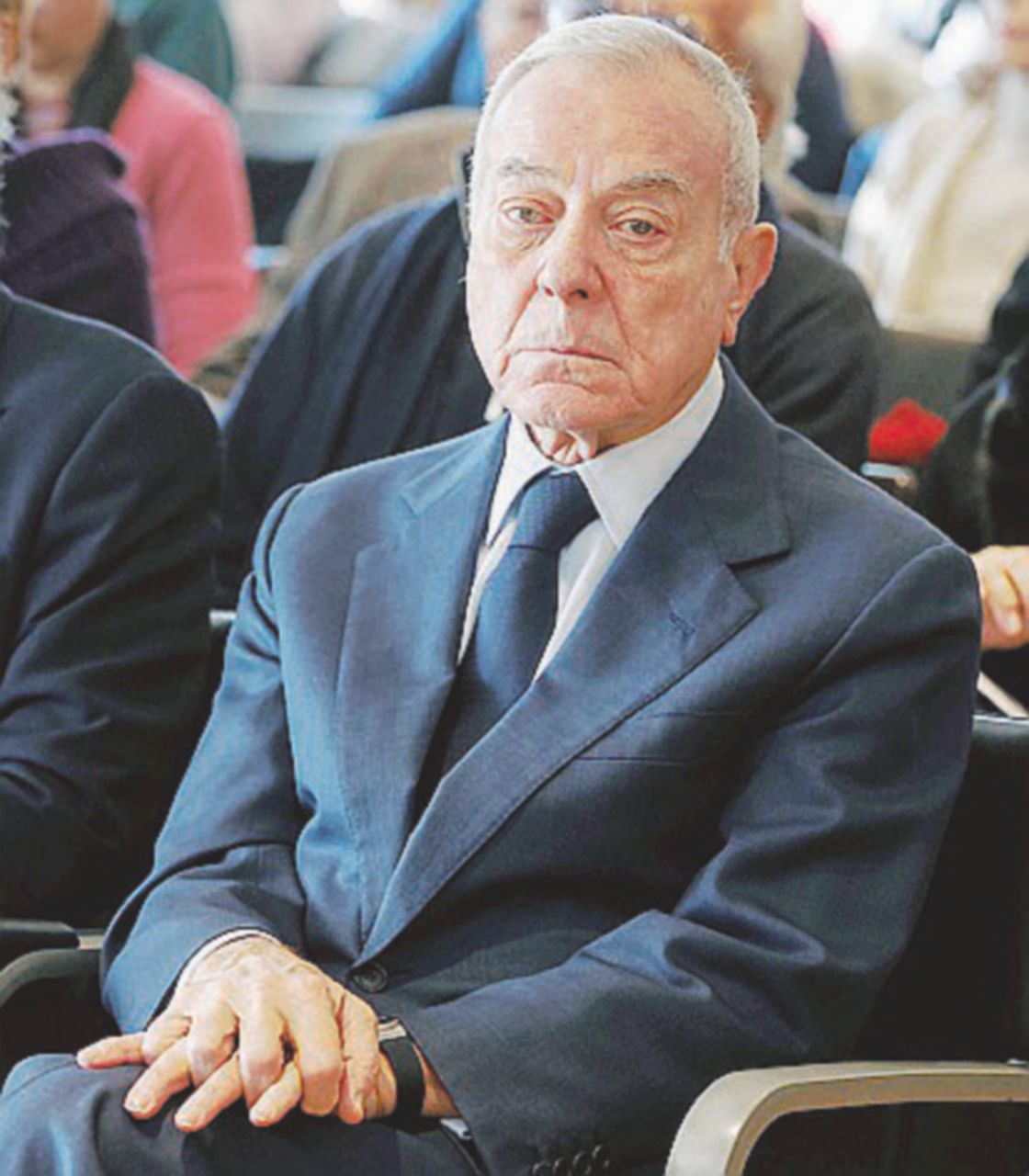 Ex potenti - Gianni Letta - Ansa L’Aquila, niente cittadinanza per l’ombra di B.