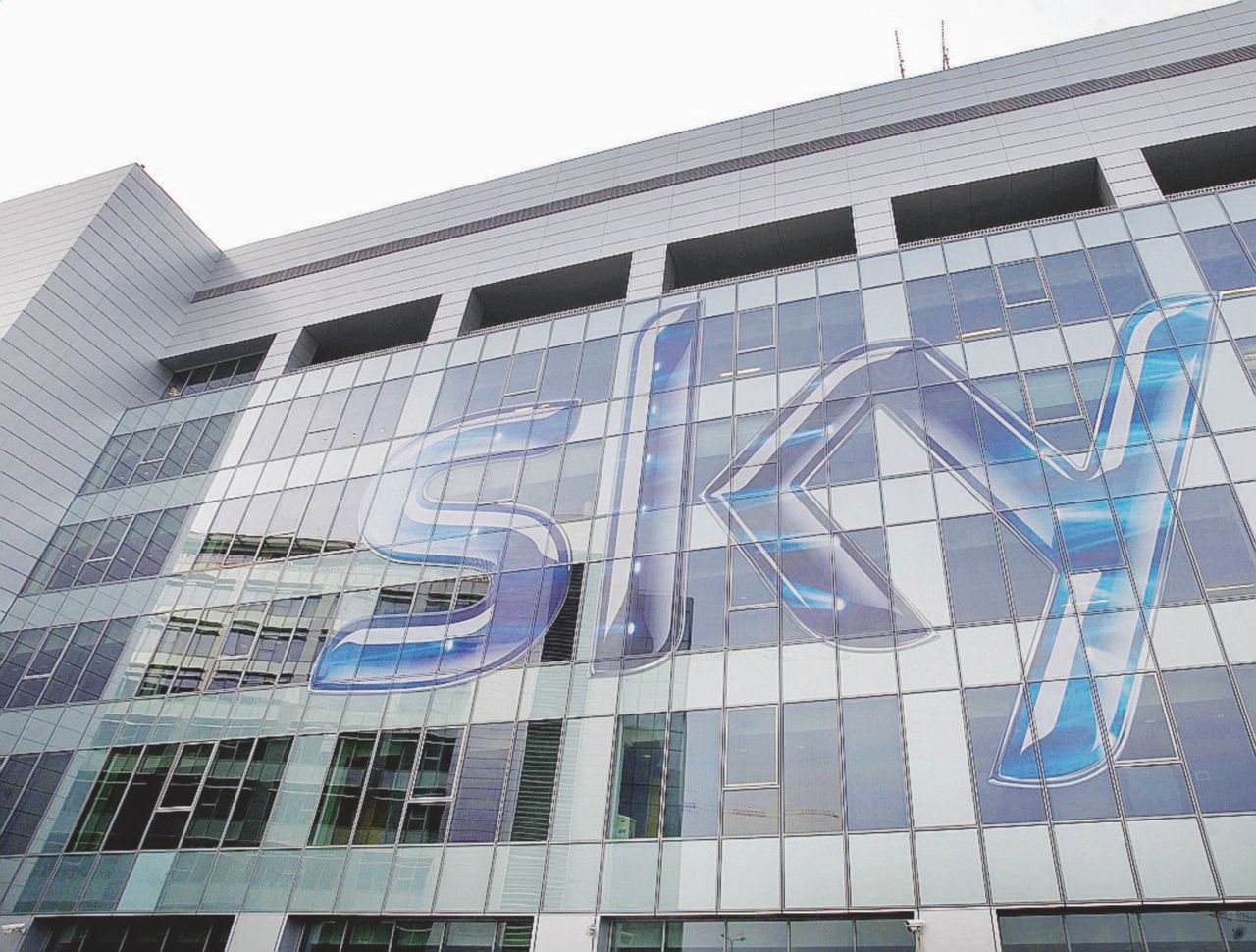 Addio Murdoch: Comcast gli sfila il controllo di Sky Addio Murdoch: Comcast gli sfila il controllo di Sky