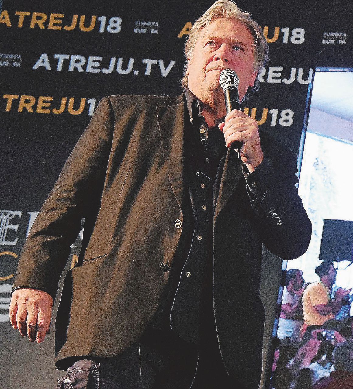 Bannon snobba i 5Stelle: “Nel 2019 vince la destra”