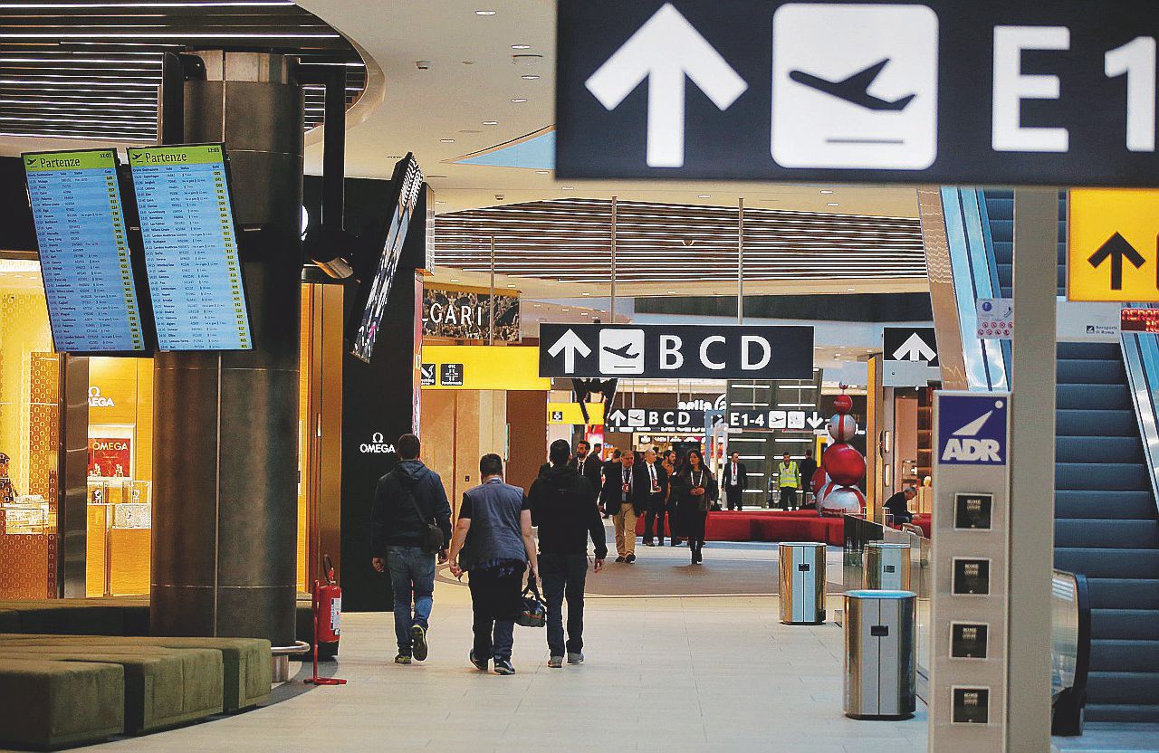 Copertina di Raddoppio di Fiumicino, il primo stop ai Benetton