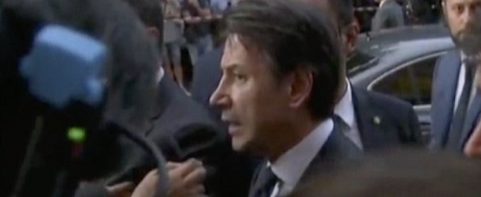 Copertina di Audio Casalino, Conte: “Confermo piena fiducia nel mio portavoce. Sono state violate regole deontologiche”