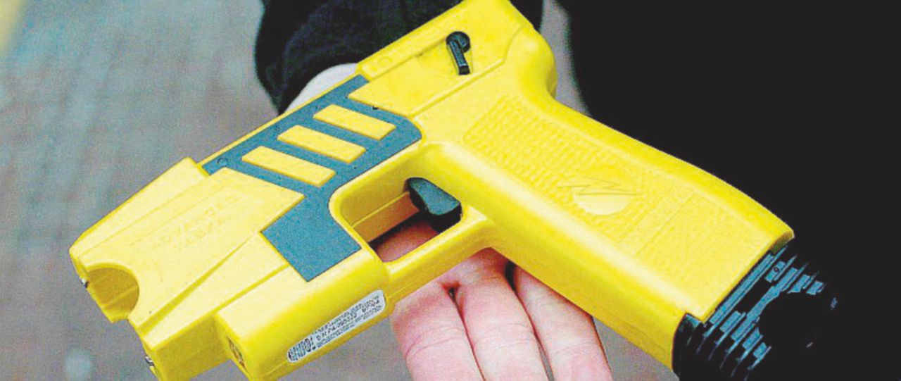 Taser ai vigili urbani e stretta contro gli occupanti abusivi
