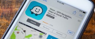 Copertina di Il navigatore social Waze è arrivato su Apple CarPlay