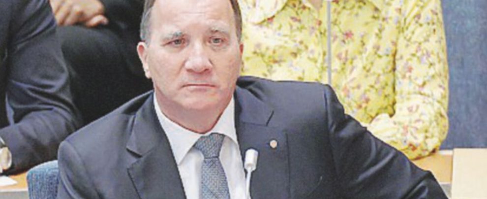 Sfiducia - Il premier Loften - Ansa La vendetta degli xenofobi: governo kaputt