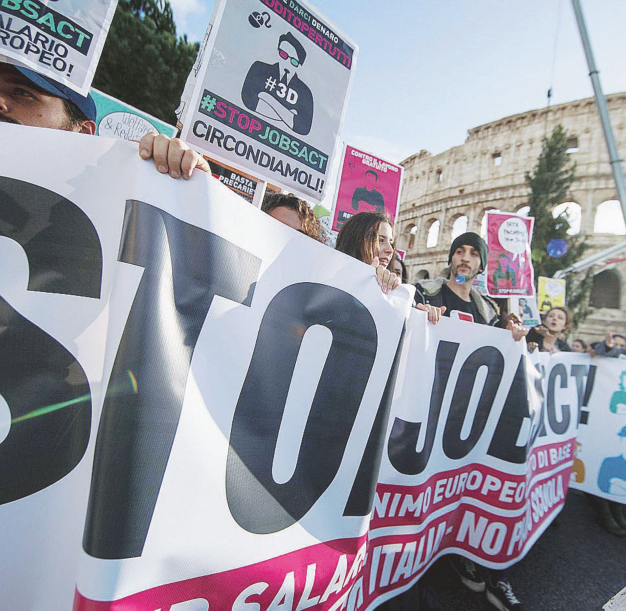 Copertina di Soldi per gli ingiusti licenziamenti: Consulta vs Jobs act