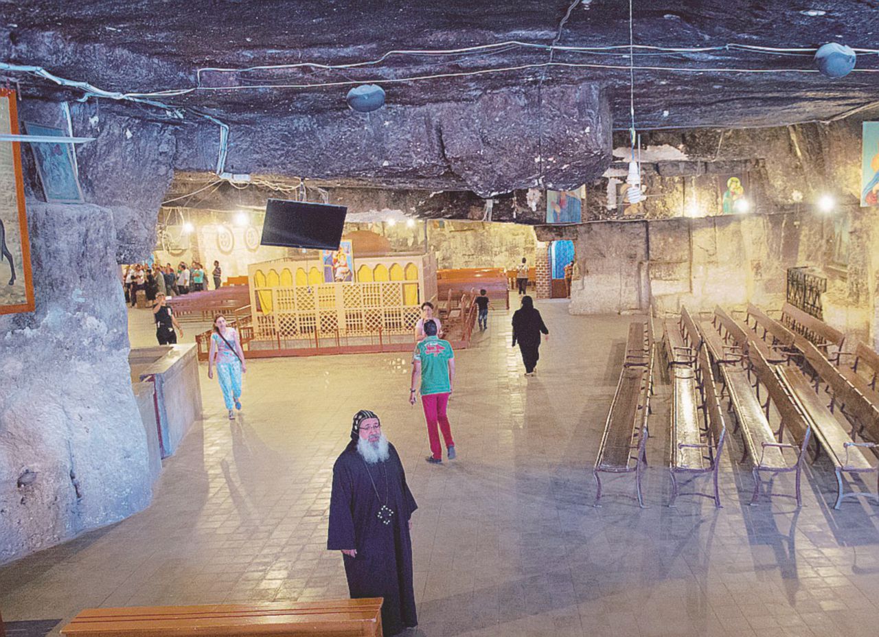 “Nome della rosa” nel deserto. Morte col veleno in convento